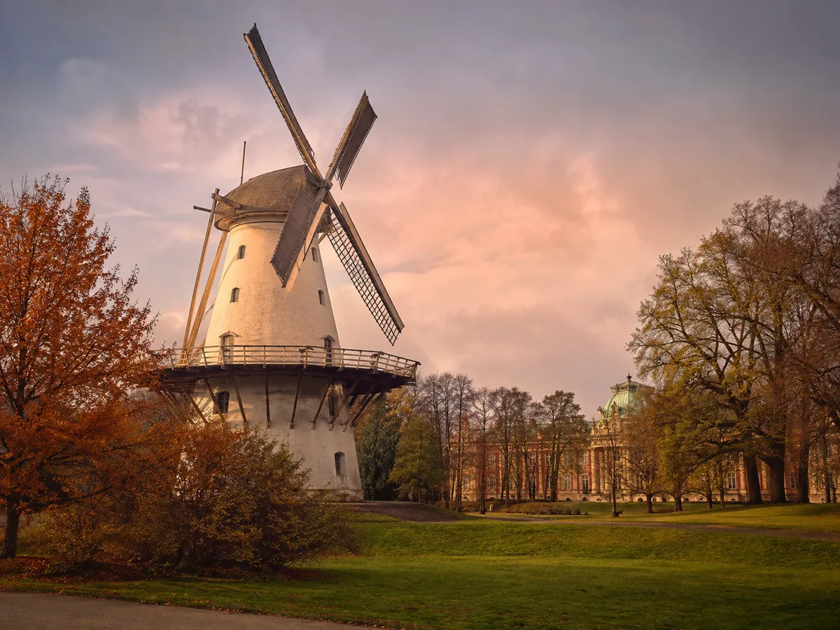 Die Historische Mühle neben dem Schloss, in der das Besucherzentrum untergebracht ist